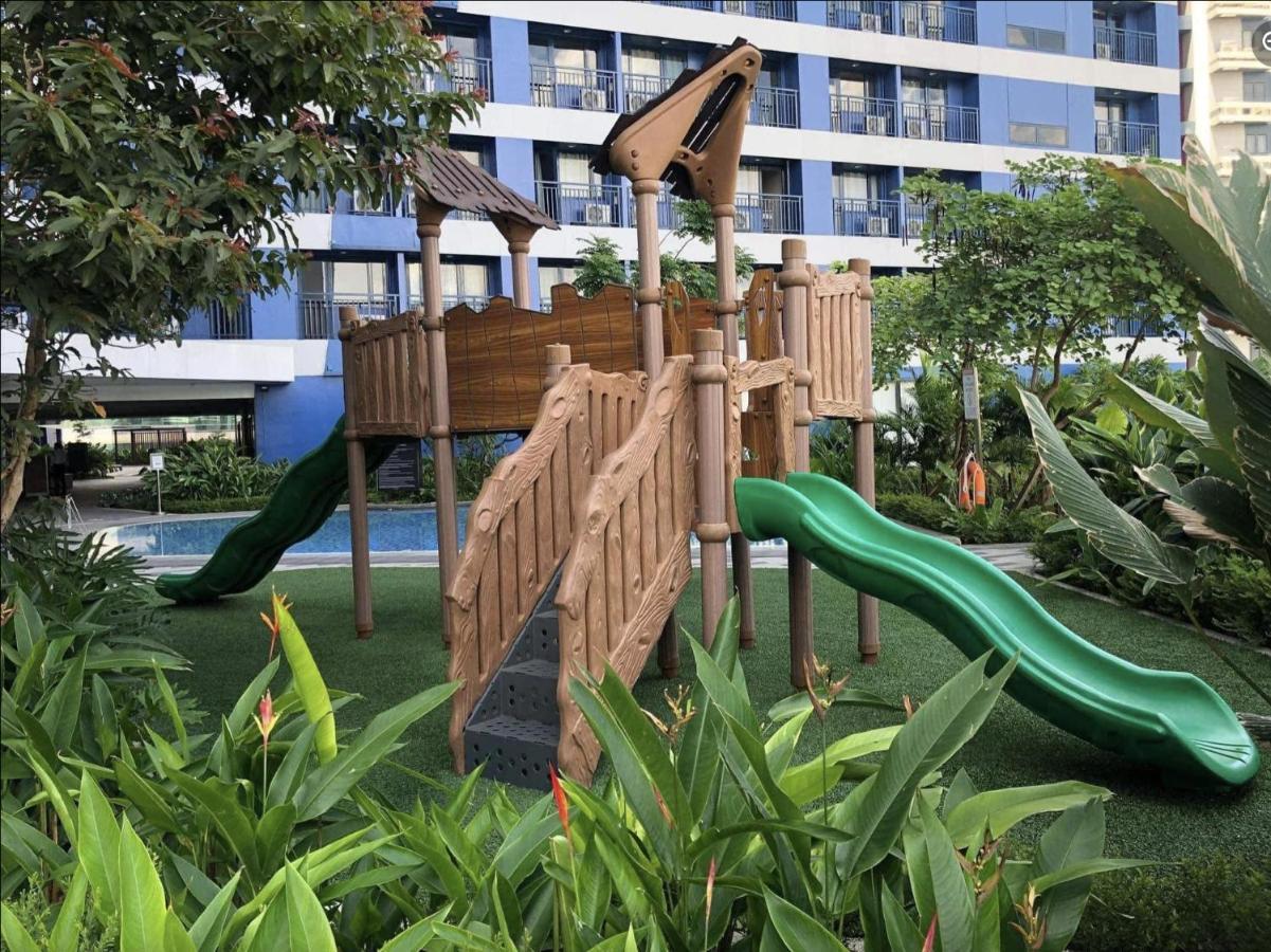 Awesome Value, Great Location Apartment